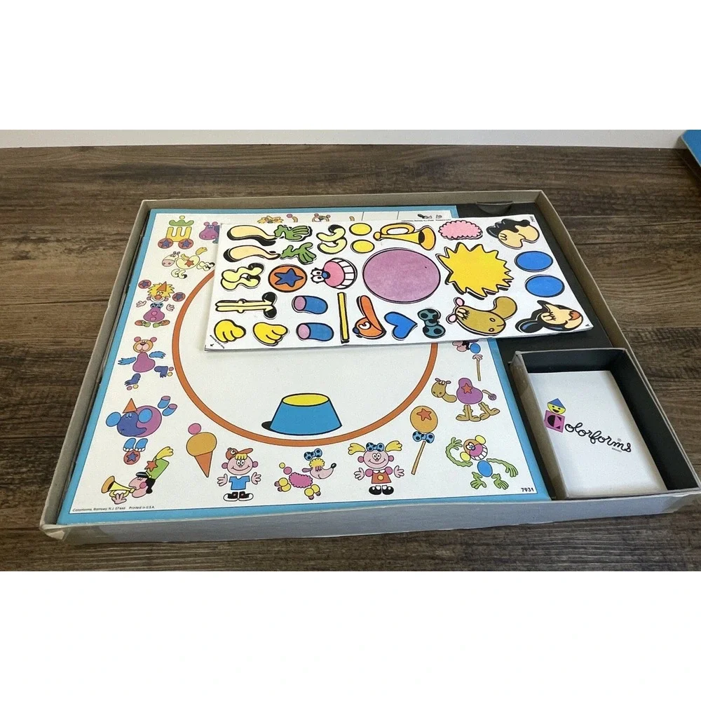 Colorforms Picture Dictionary Circus Guessing Game Playset 1988 Clowns Stickers